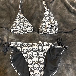 Skull Pattern Women’s/Junior’s Swimsuit